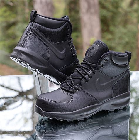 nike manoa leather boots waterproof